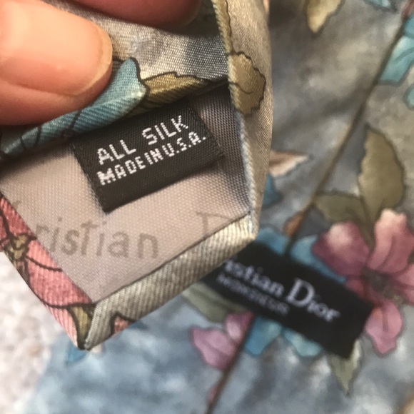 3/$25 💜Christian Dior silk necktie - Picture 4 of 4